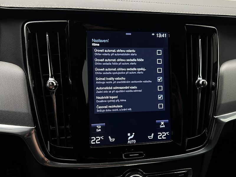 Volvo S90 D5 AWD R-DESIGN AUT - fotka 33 z 41