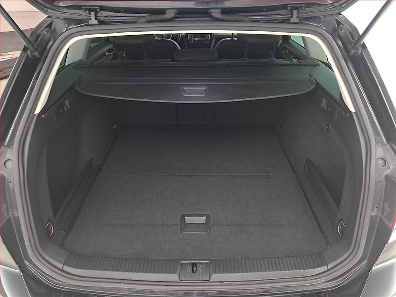 Volkswagen Passat (2015) 2.0 TDI, Automat, Serv.kniha - fotka 14 z 20