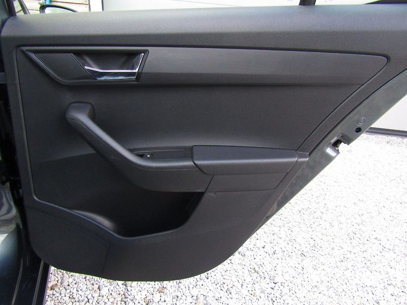 Škoda Fabia (2019) 1.0 MPI 55kW TOP QUALITY - fotka 25 z 39