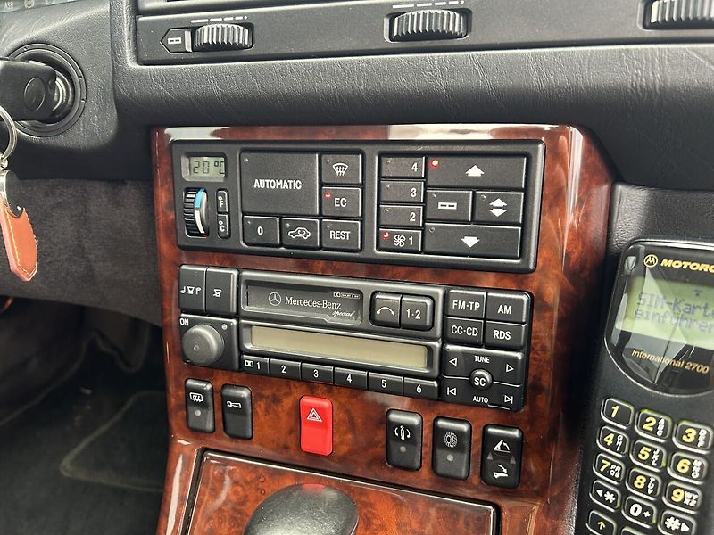 Mercedes-Benz SL 500 - fotka 21 z 30