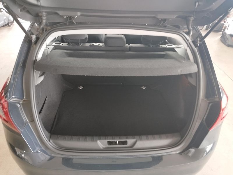Peugeot 308 (2018) 1,2I,81KW,1.ROK ZÁRUKA,NAJ.54t - fotka 10 z 36