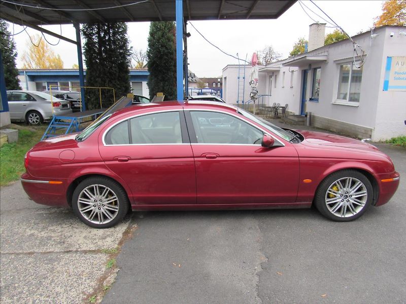 Jaguar S-Type 3,0 i Exclusive 175 KW - fotka 8 z 28