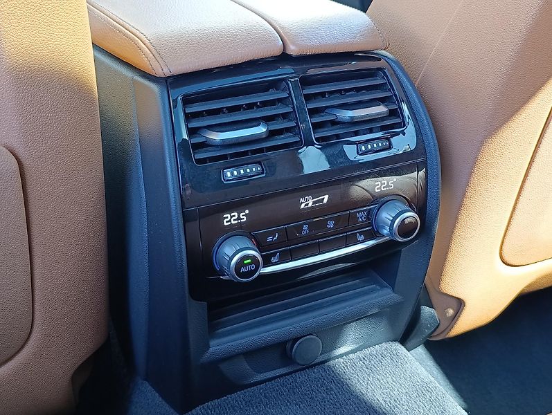 BMW Řada 5 540d xDRIVE MSPORT PANO DPH - fotka 15 z 34