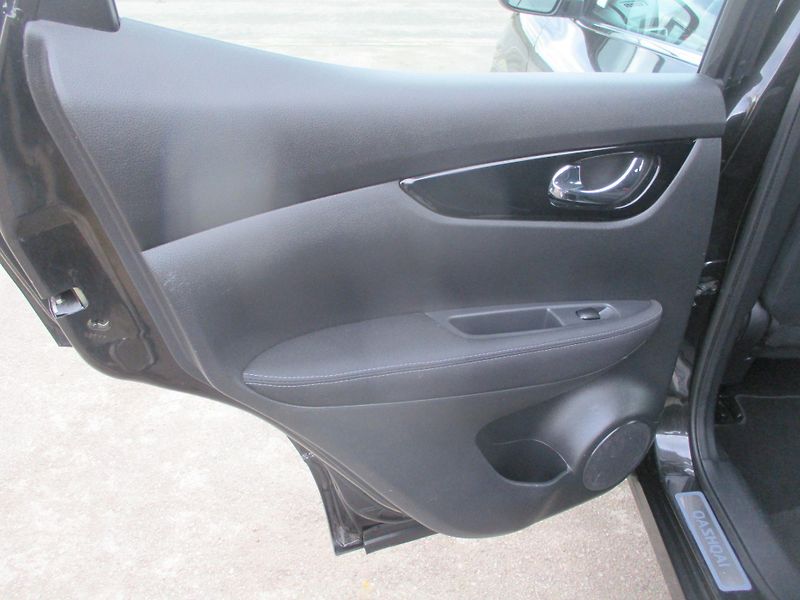 Nissan Qashqai 1.6DIG-T 120kW NAVI VÝHŘEV - fotka 38 z 43