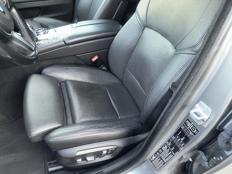 BMW Řada 5 (2014) 525d M xDRIVE/HEAD-UP/PANORAMA - fotka 35 z 61