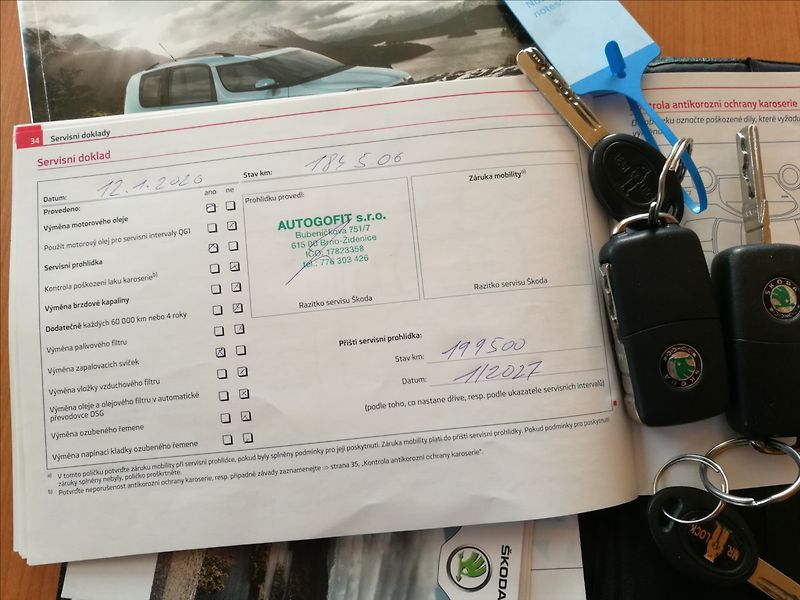 Škoda Roomster 1,2 TSi Scout - fotka 16 z 17