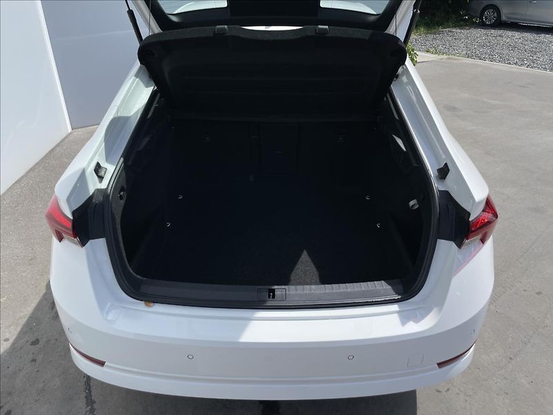 Škoda Octavia 2,0 TDI Ambition Plus KESSY - fotka 24 z 24