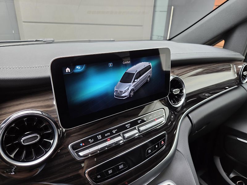 Mercedes-Benz Třídy V (2023) 300d 4M AVG AMG TOPvýbava 1m - fotka 43 z 49