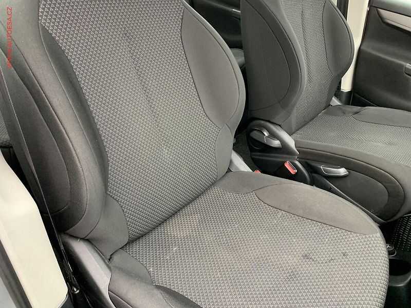 Citroën C4 Picasso (2010) 1.6i, ČR, AC, TZ, tempo - fotka 12 z 18
