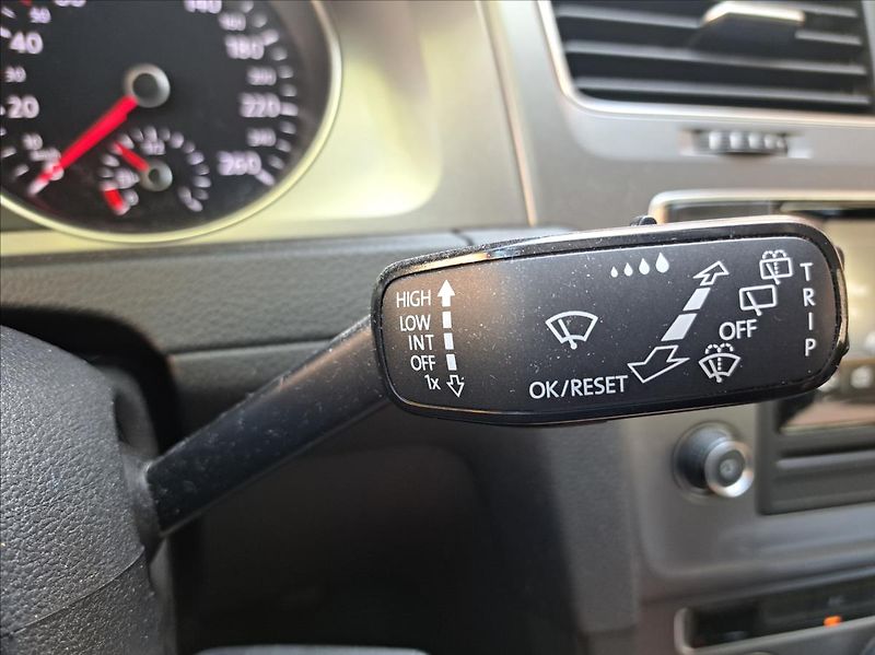 Volkswagen Golf 1,6 TDI Variant - fotka 24 z 45
