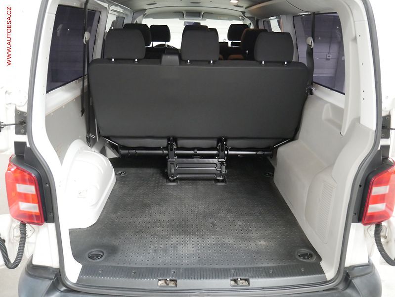 Volkswagen Transporter (2018) 2.0TDi L2 9míst, 1.maj,ČR - fotka 7 z 19