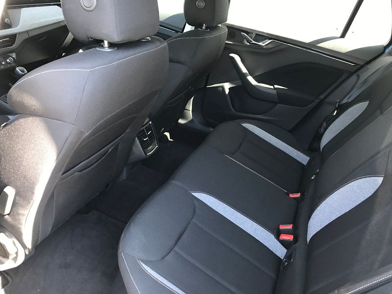 Škoda Kamiq (2024) Selection 1,0 TSI - fotka 16 z 24