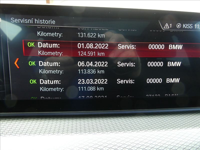 BMW Řada 5 3,0 540d xDrive 235kW MPaket,D - fotka 43 z 50