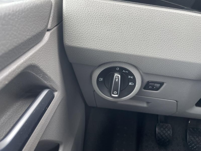 Volkswagen Transporter (2021) T6.1 2.0 TDI 110 kW - fotka 21 z 23