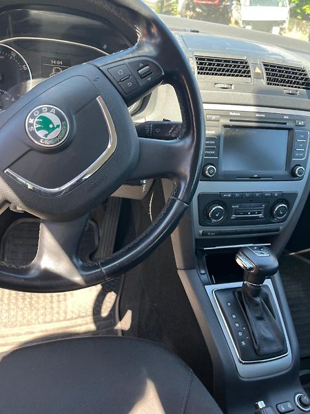 Škoda Octavia (2013) Liftback, automat DSG, 2.0 TSI - fotka 15 z 21