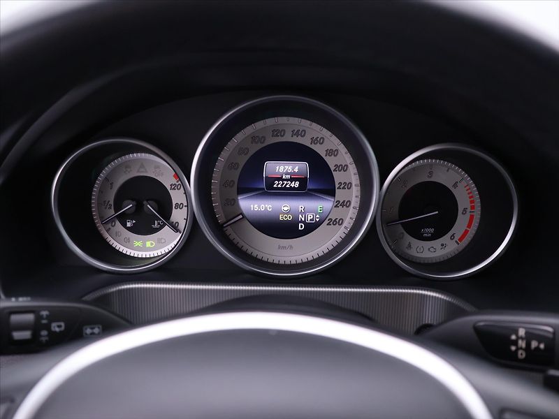 Mercedes-Benz Třídy E 3,0 350 BlueTEC 185kW Avantgar - fotka 18 z 36