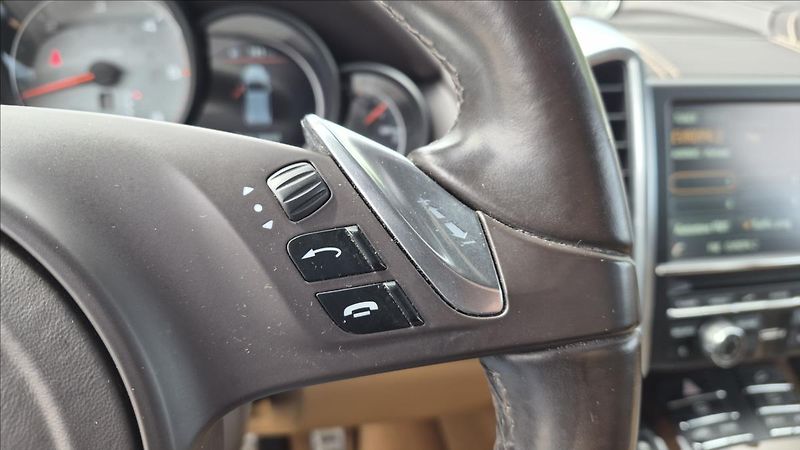 Porsche Cayenne 4,2 TDi V8 S 281 KW 4x4 ČR - fotka 19 z 30