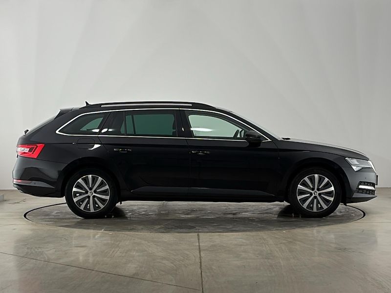 Škoda Superb Ambition DSG - fotka 16 z 28