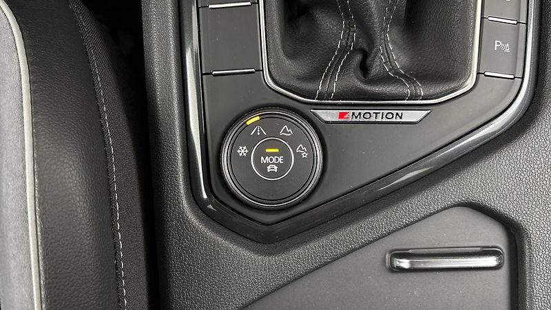 Volkswagen Tiguan Allspace 2.0 TDI DSG 4MOTION R-Line - fotka 23 z 29