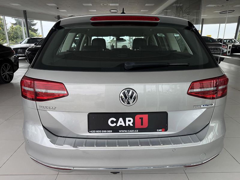 Volkswagen Passat 2,0TDI DSG*Highline*REZERVACE! - fotka 6 z 32