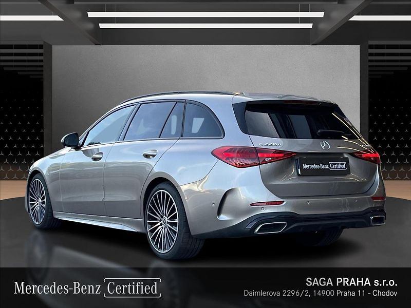 Mercedes-Benz Třídy C 220 d 4MATIC AMG Line Night - fotka 3 z 22
