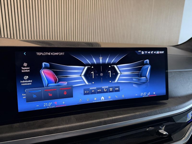 BMW X7 40d M Tažné Masáž Pano Záruka - fotka 44 z 48
