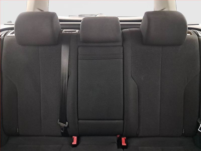Volkswagen Passat (2009) 2.0 TDI, po STK, pěkný stav - fotka 10 z 15