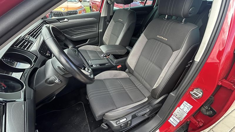 Volkswagen Passat (2022) 2.0 TDI 147kW DSG Alltrack - fotka 9 z 13