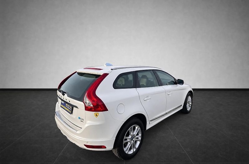 Volvo XC60 2.4 D5 Summum Polestar AWD  - fotka 8 z 33