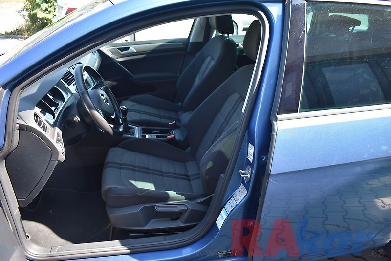 Volkswagen Golf (2015) Comfortline 1,6 TDI - fotka 6 z 41