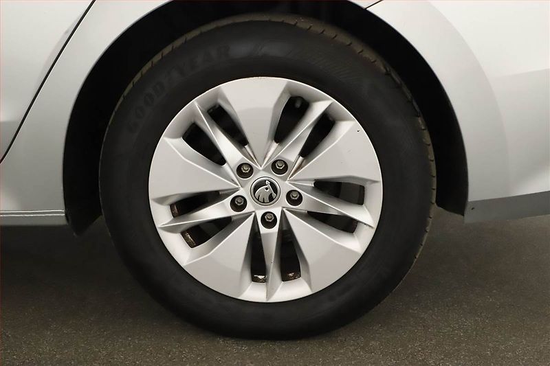 Škoda Octavia (2023) Ambition 2.0 TDI, ČR,1.maj - fotka 11 z 13