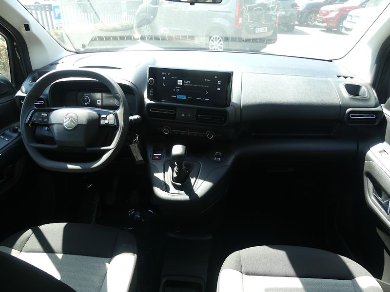 Citroën Berlingo (2026) PLUS Petrol 110k Manual   - fotka 11 z 20