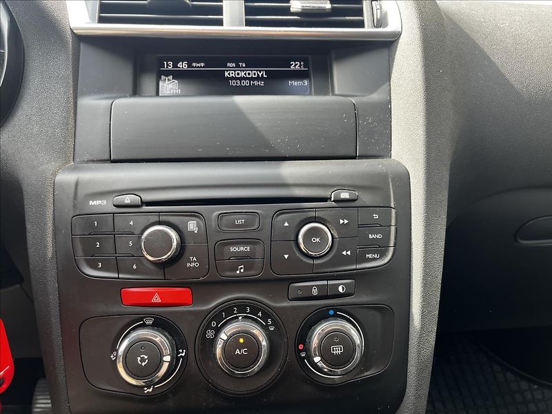 Citroën C4 1,2   PT 110K Feel - fotka 15 z 18