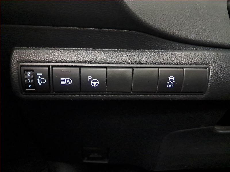Toyota Corolla (2022) Comfort 1.8 Hybrid - fotka 19 z 22