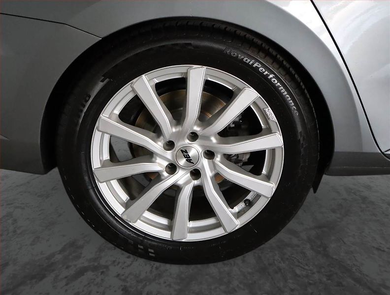 Škoda Superb (2017) 1.6 TDI, Kůže, Navi, Bi-Xenony - fotka 15 z 22