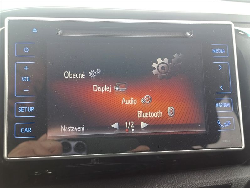 Toyota Hilux 2,4 D-4D Kamera Tažné 1maj. ČR - fotka 22 z 43