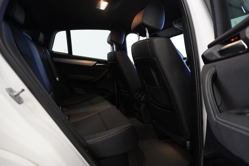 BMW X4 3.0 35D X-DRIVE M-SPORT - fotka 27 z 33
