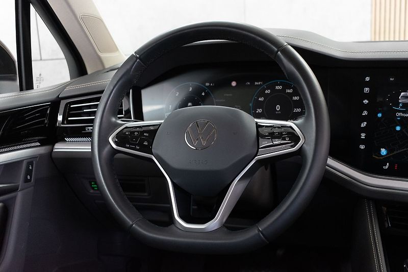 Volkswagen Touareg 3.0 TDI 210kW EXCLUSIVE*ČR 1.M - fotka 14 z 39