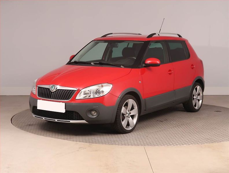 Škoda Fabia (2011) Scout 1.2 TSI, nová STK - fotka 2 z 15