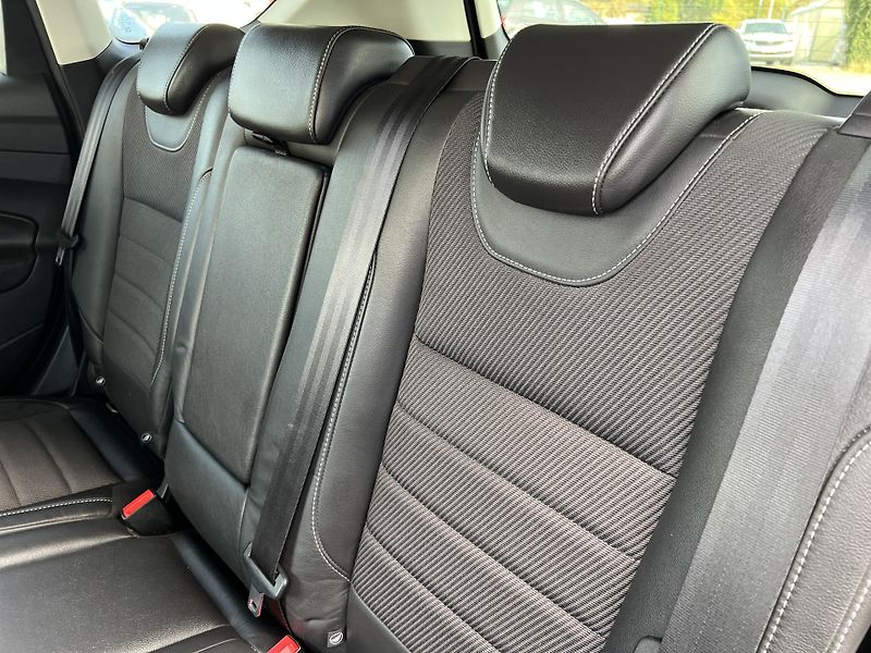 Ford Kuga 2.0TDCi 4x4 TEMPOMAT KLIMA ALU - fotka 25 z 41