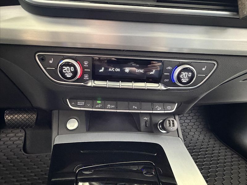 Audi Q5 2,0   Sportback TFSIe Plug-in- - fotka 16 z 26