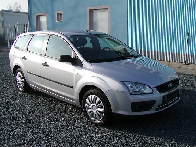 Ford Focus (2006) 1.6TDCi,ESP,EL. SEDAČKY - fotka 3 z 22