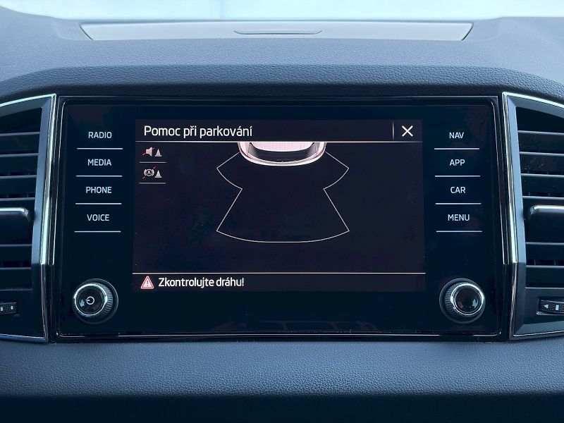 Škoda Karoq (2022) DSG 1.5 TSI / 110 kW / STYLE P - fotka 26 z 30