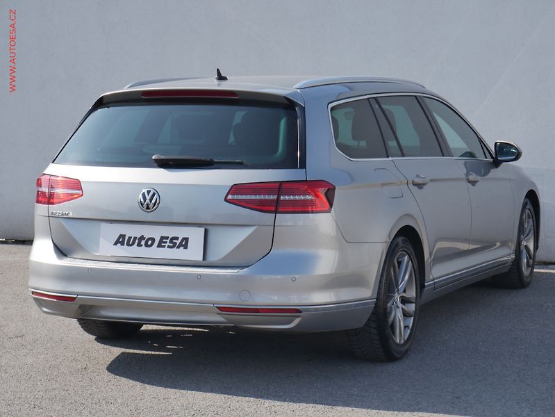 Volkswagen Passat (2017) 2.0TDi, Highline, DSG, LED - fotka 4 z 26