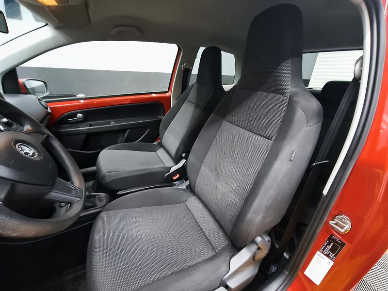 Škoda Citigo (2014) 55kw, výhřev sed., navi, klima - fotka 17 z 23