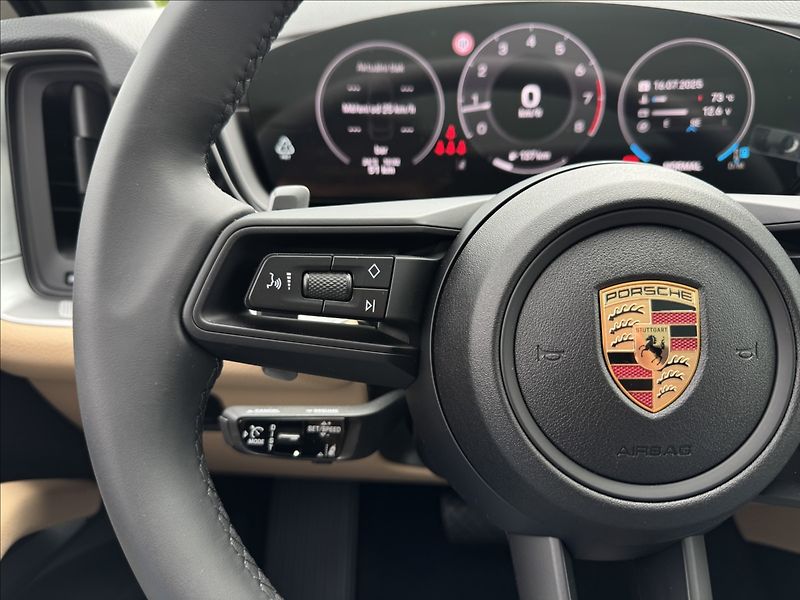 Porsche Cayenne Coupe E3 II Sport Chrono Vzduc - fotka 16 z 34