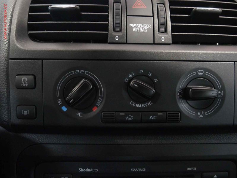 Škoda Roomster (2010) 1.6 TDi, ČR, AC, tempo - fotka 15 z 17