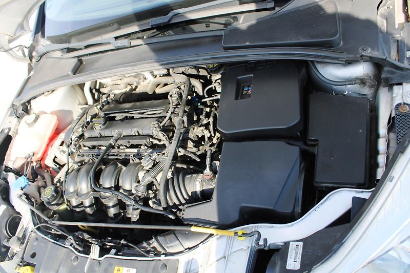 Ford Focus (2012) 1,6i KLIMA EL.OKNA PDC ESP - fotka 16 z 16