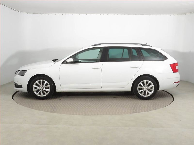 Škoda Octavia (2018) Ambition Plus 1.0 TSI, Navi - fotka 3 z 16