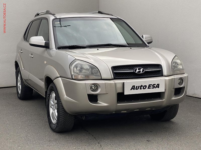 Hyundai Tucson (2006) 2.0i, AC, TZ, výhřev sed - fotka 1 z 16